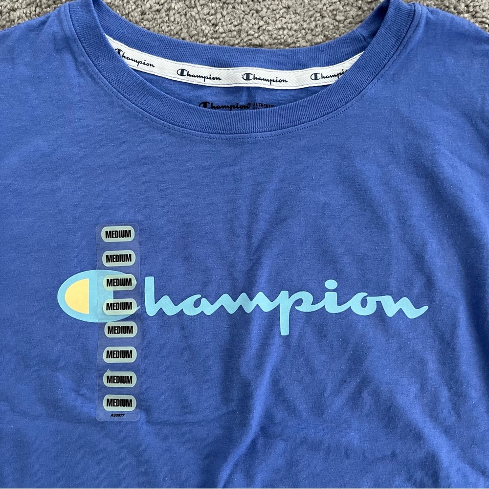 Cropped Champion Tee - Picture 2 of 5